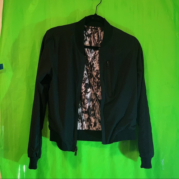 REVERSABLE NIKE ATHLETIC JACKET - Picture 3 of 9